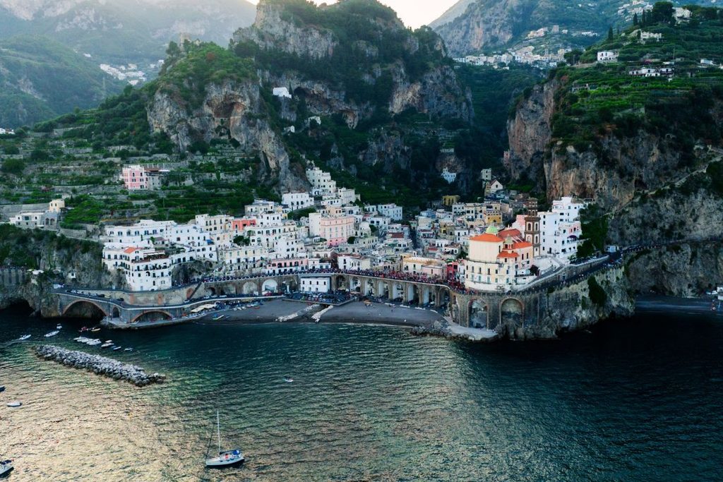 Costiera Amalfitana in moto positano amalfi atrani campania in moto.jpg